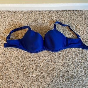 Two Freya 32F bras